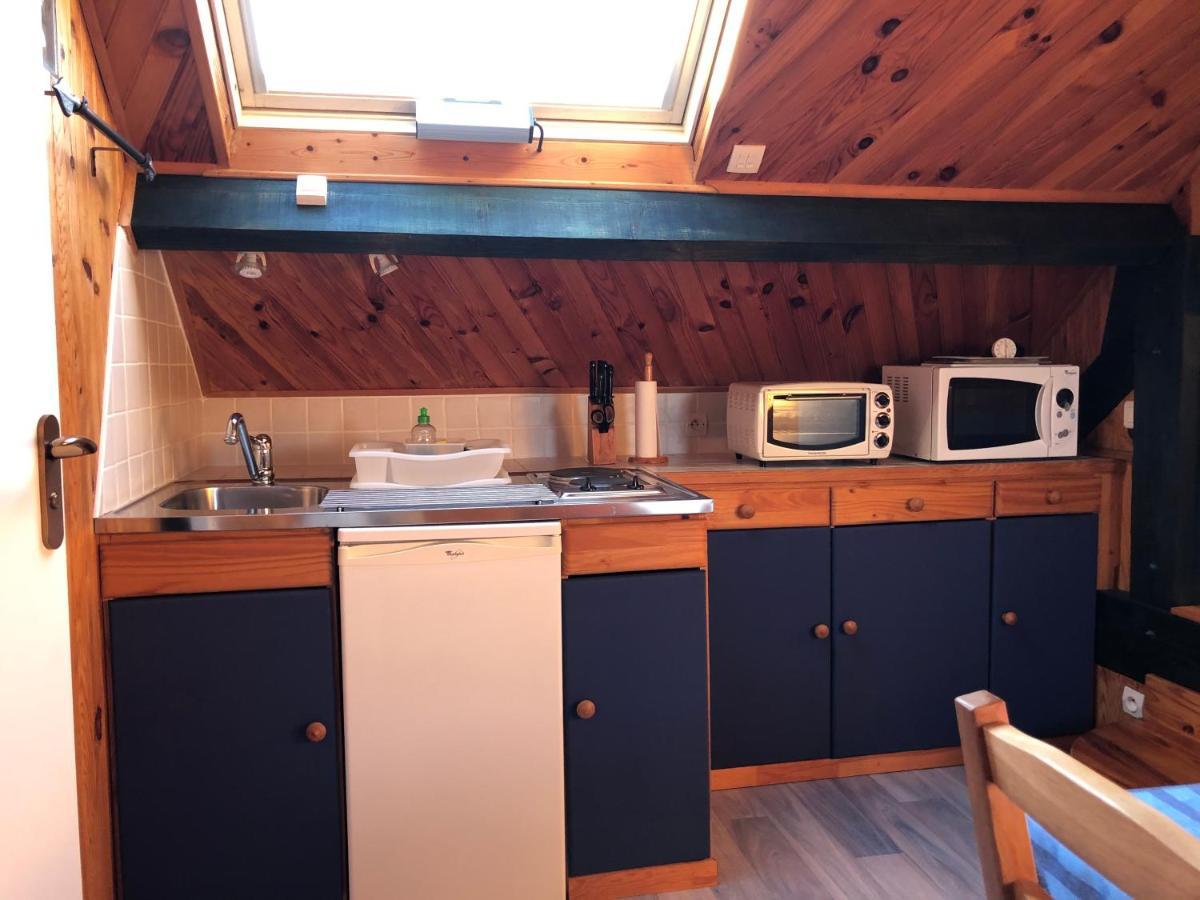 Appartement F1 Mansarde A 100M De La Plage, Proche De Arromanches Et Des Plages Du Debarquement Saint-Côme-de-Fresné Екстериор снимка