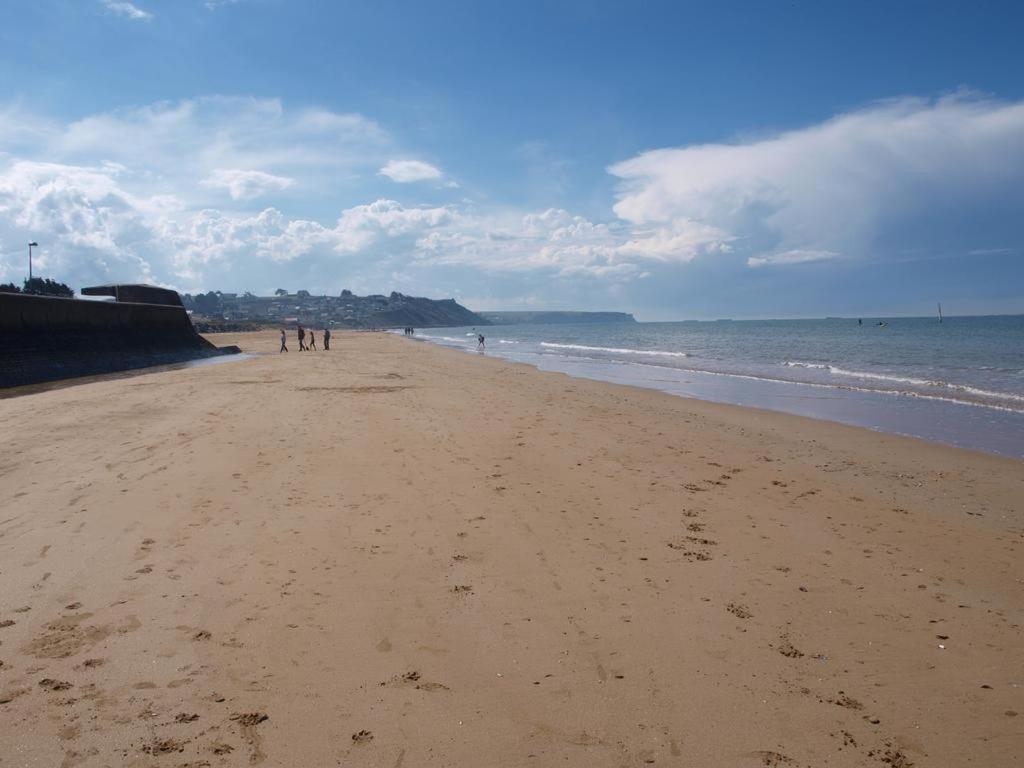 Appartement F1 Mansarde A 100M De La Plage, Proche De Arromanches Et Des Plages Du Debarquement Saint-Côme-de-Fresné Екстериор снимка